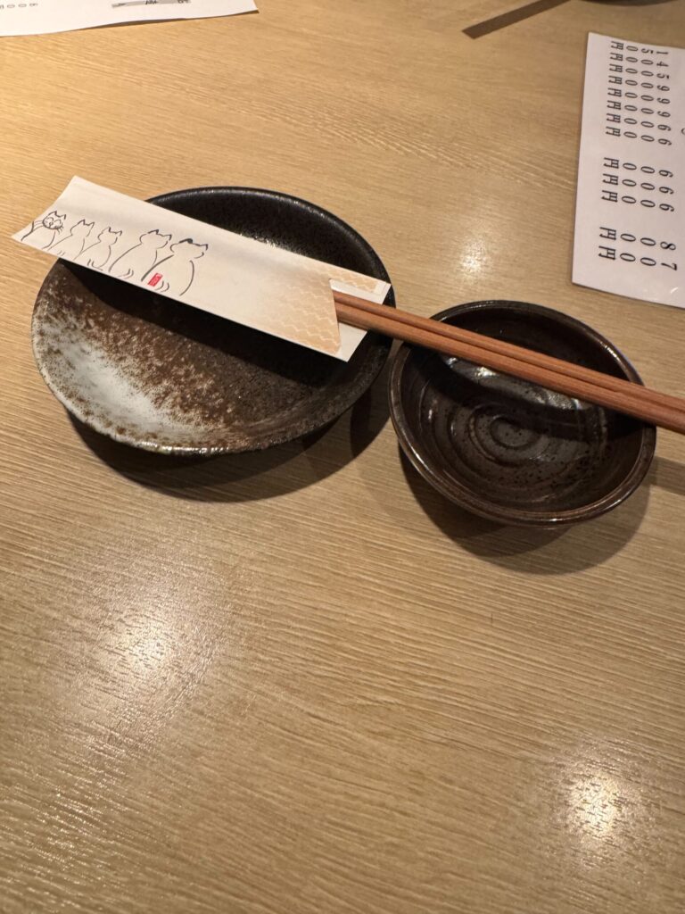 ねこちゃんの端入れがかわいい（魚処でぶさん）